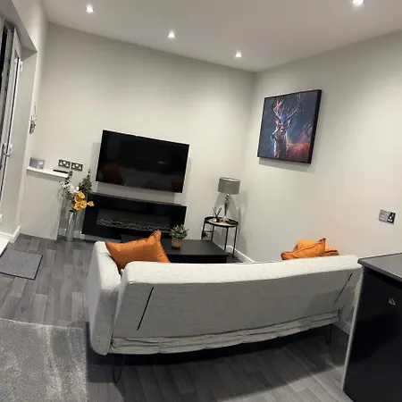 Goldie'S Retreat Blackrod Exterior photo